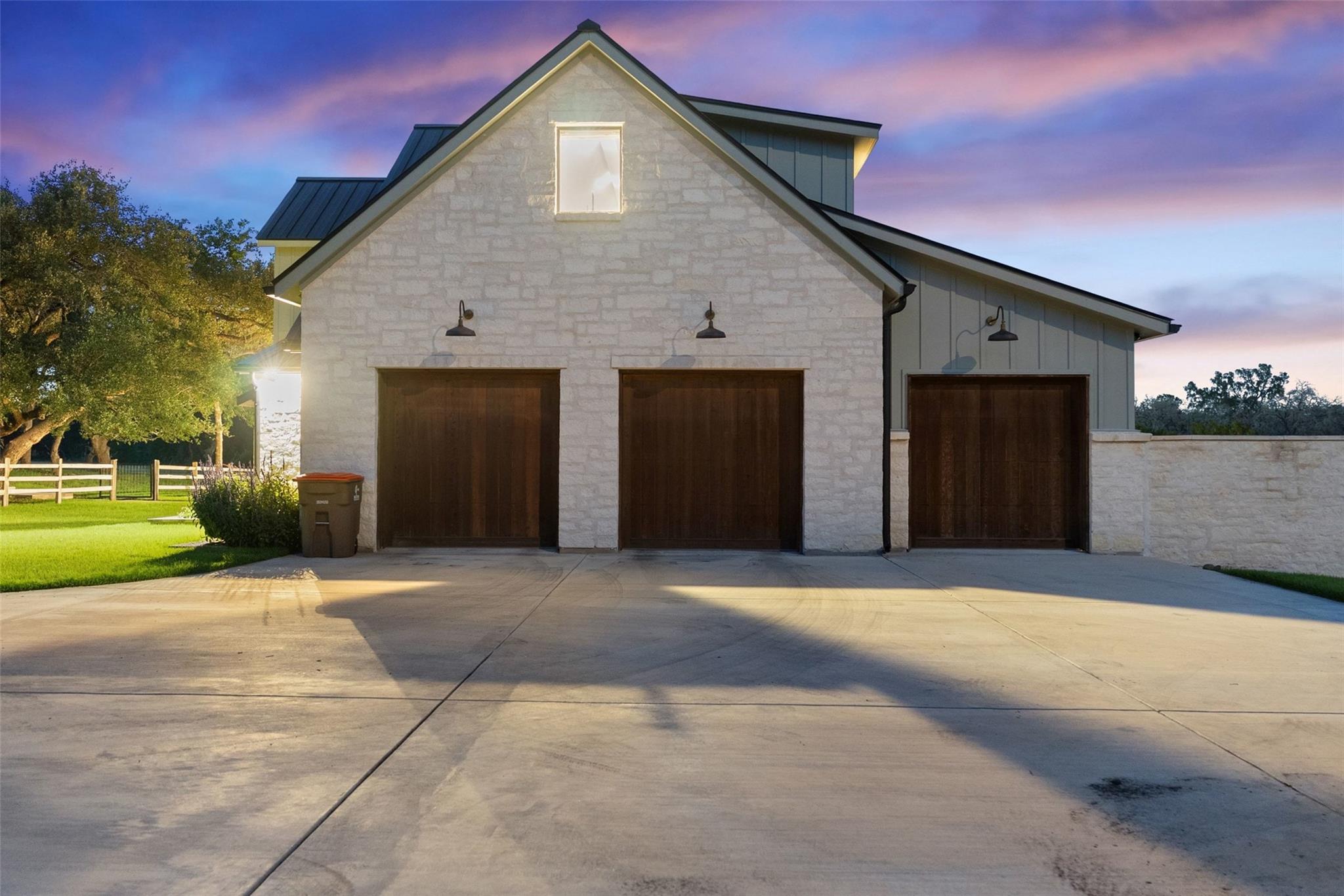 191 Flat Creek Trl, Wimberley, TX 78676