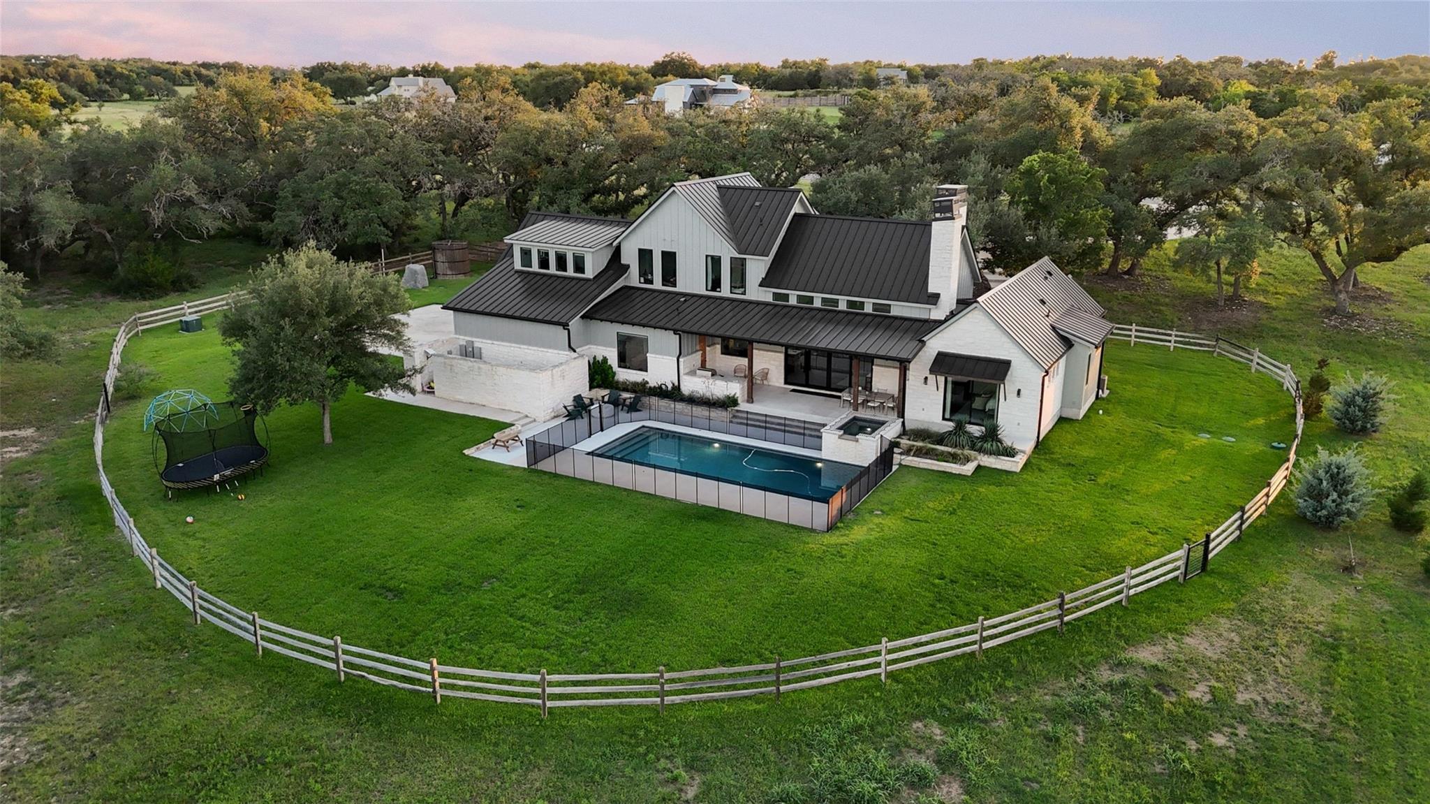 191 Flat Creek Trl, Wimberley, TX 78676