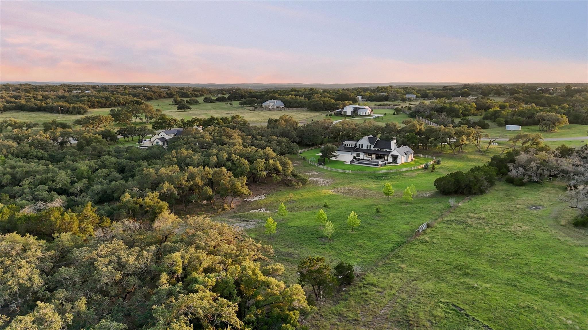 191 Flat Creek Trl, Wimberley, TX 78676