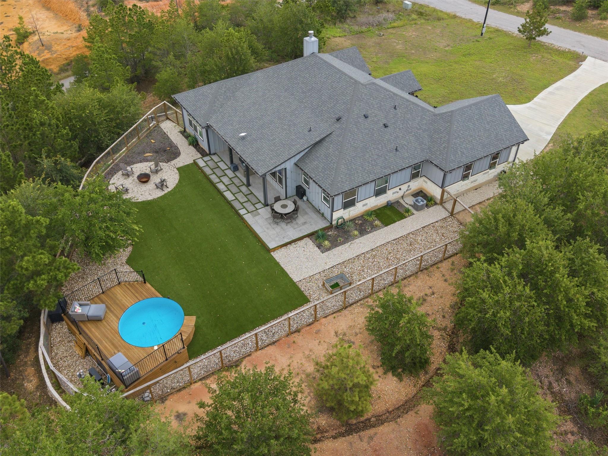 106 Pinecrest Dr, Bastrop, TX 78602