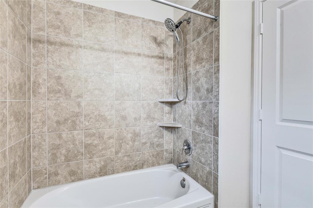 324 Circle Way, Jarrell, TX 76537