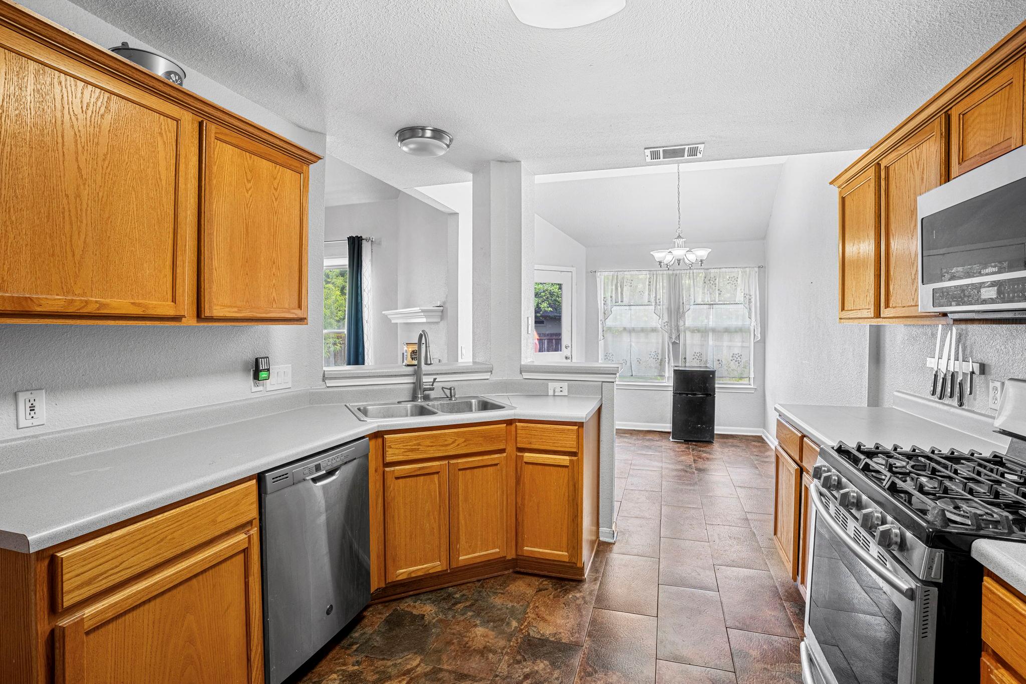 112 Dogwood Dr, Georgetown, TX 78626
