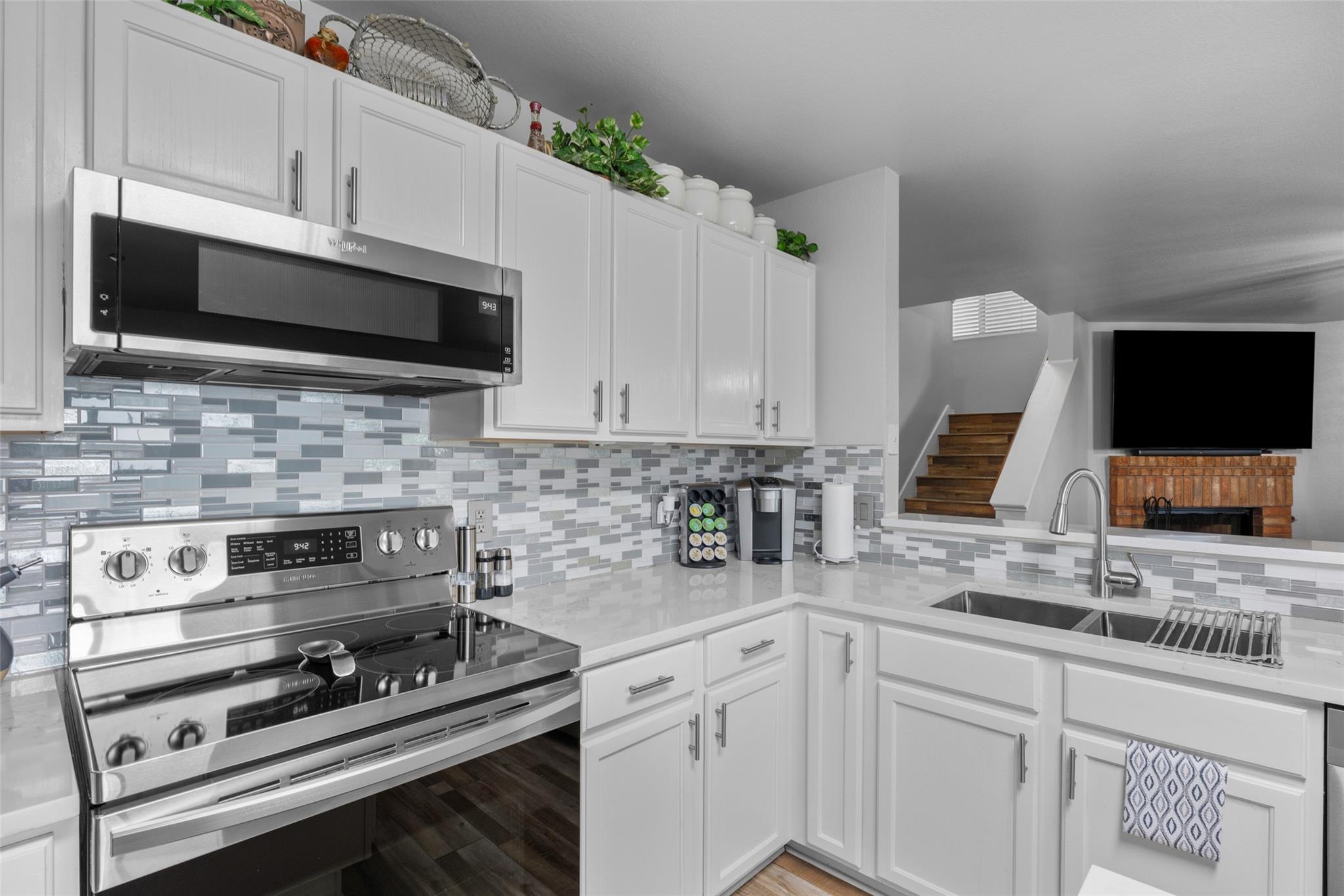 951 Brandi Cir, Kyle, TX 78640