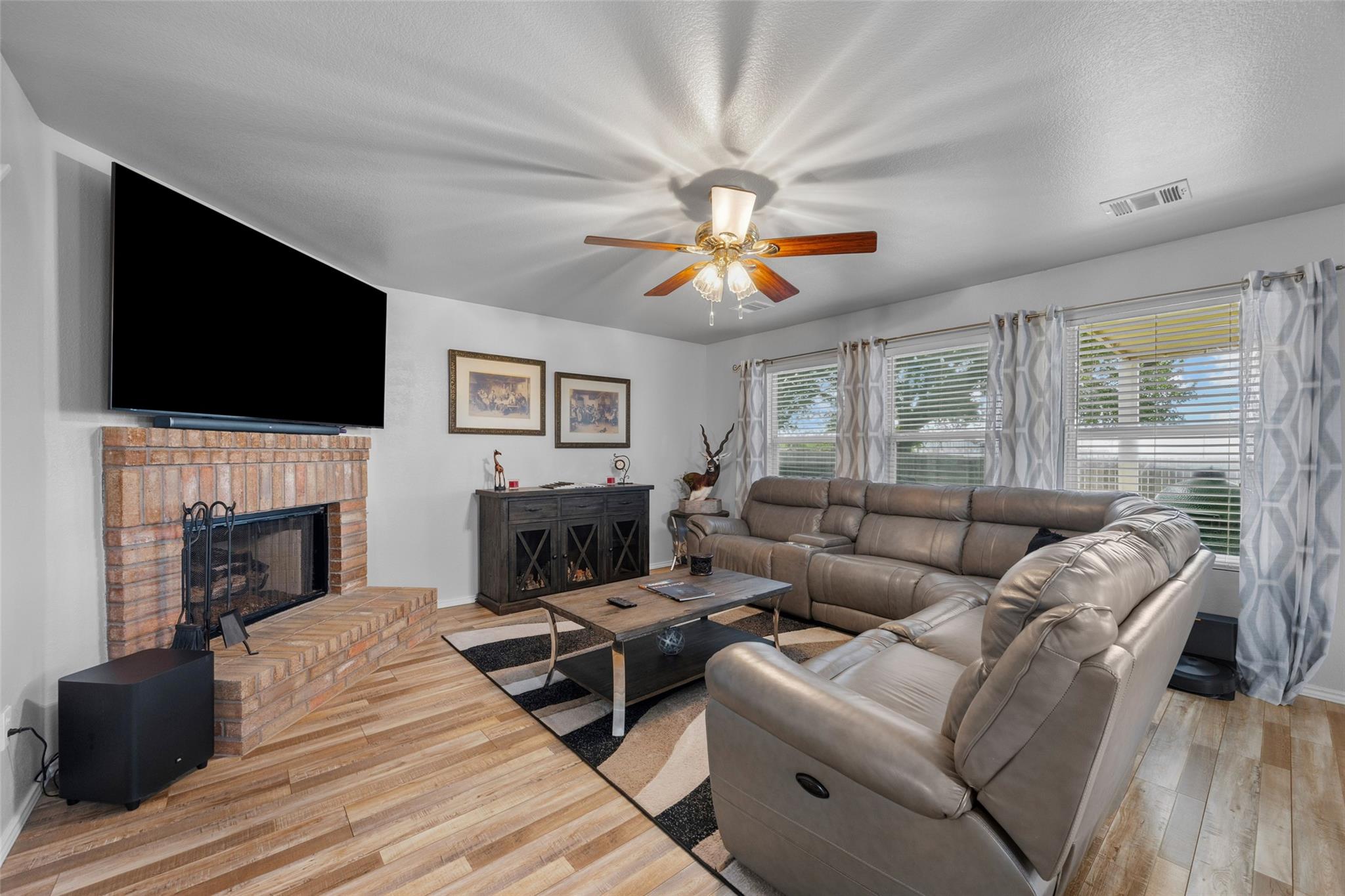 951 Brandi Cir, Kyle, TX 78640
