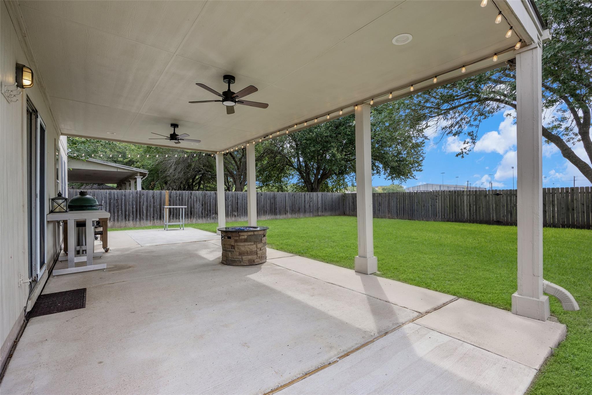 951 Brandi Cir, Kyle, TX 78640