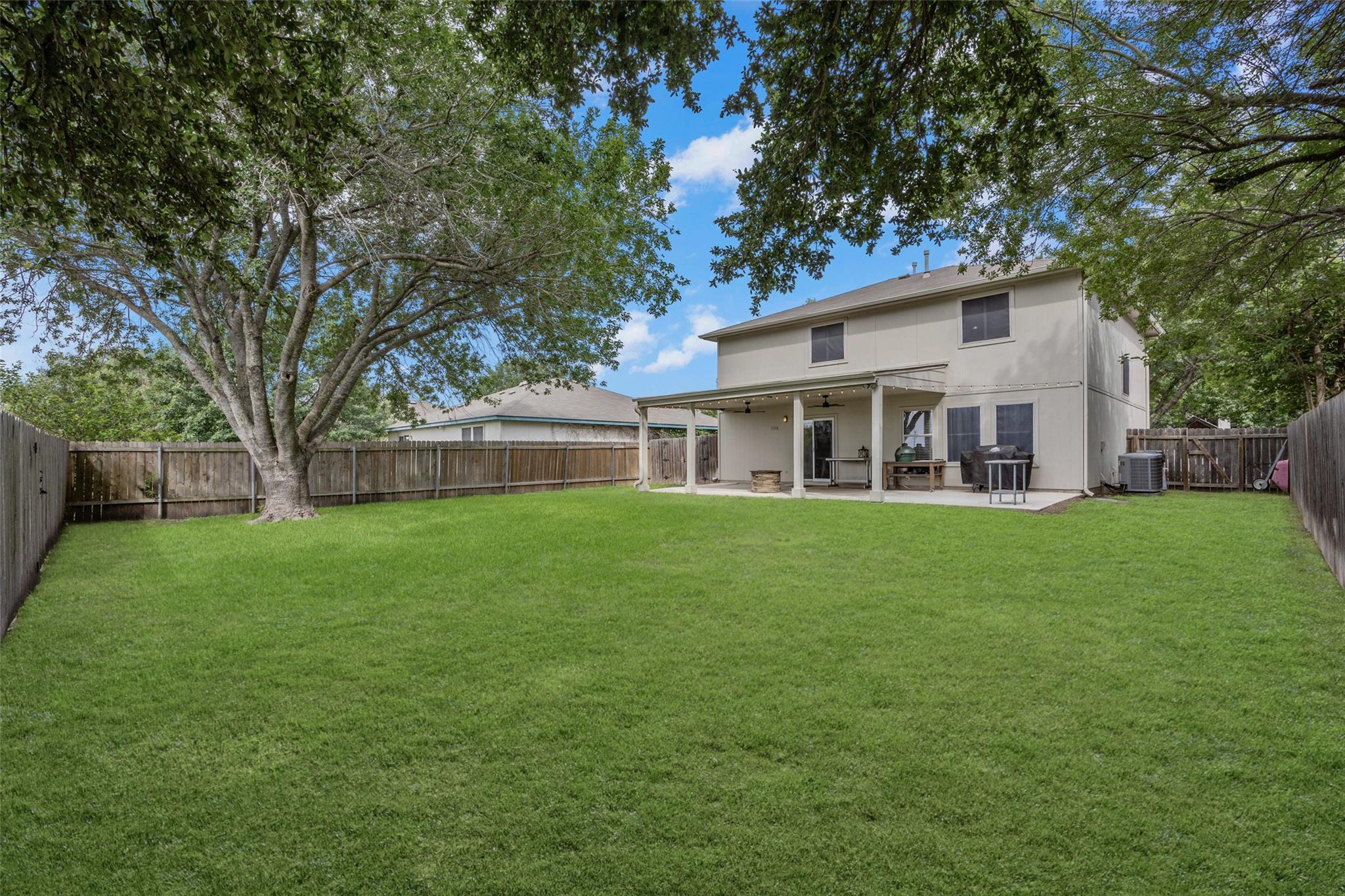 951 Brandi Cir, Kyle, TX 78640