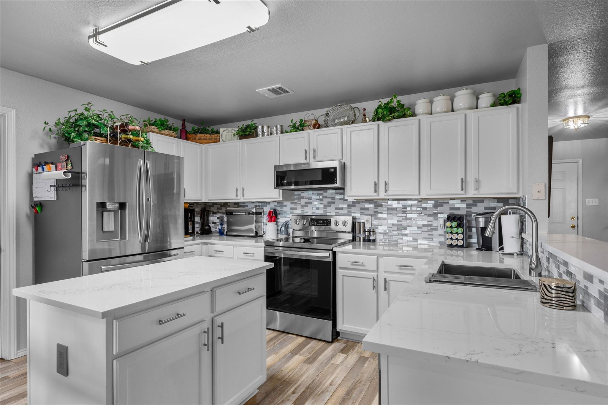 951 Brandi Cir, Kyle, TX 78640
