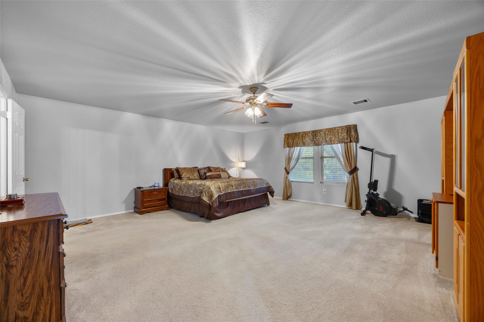 951 Brandi Cir, Kyle, TX 78640
