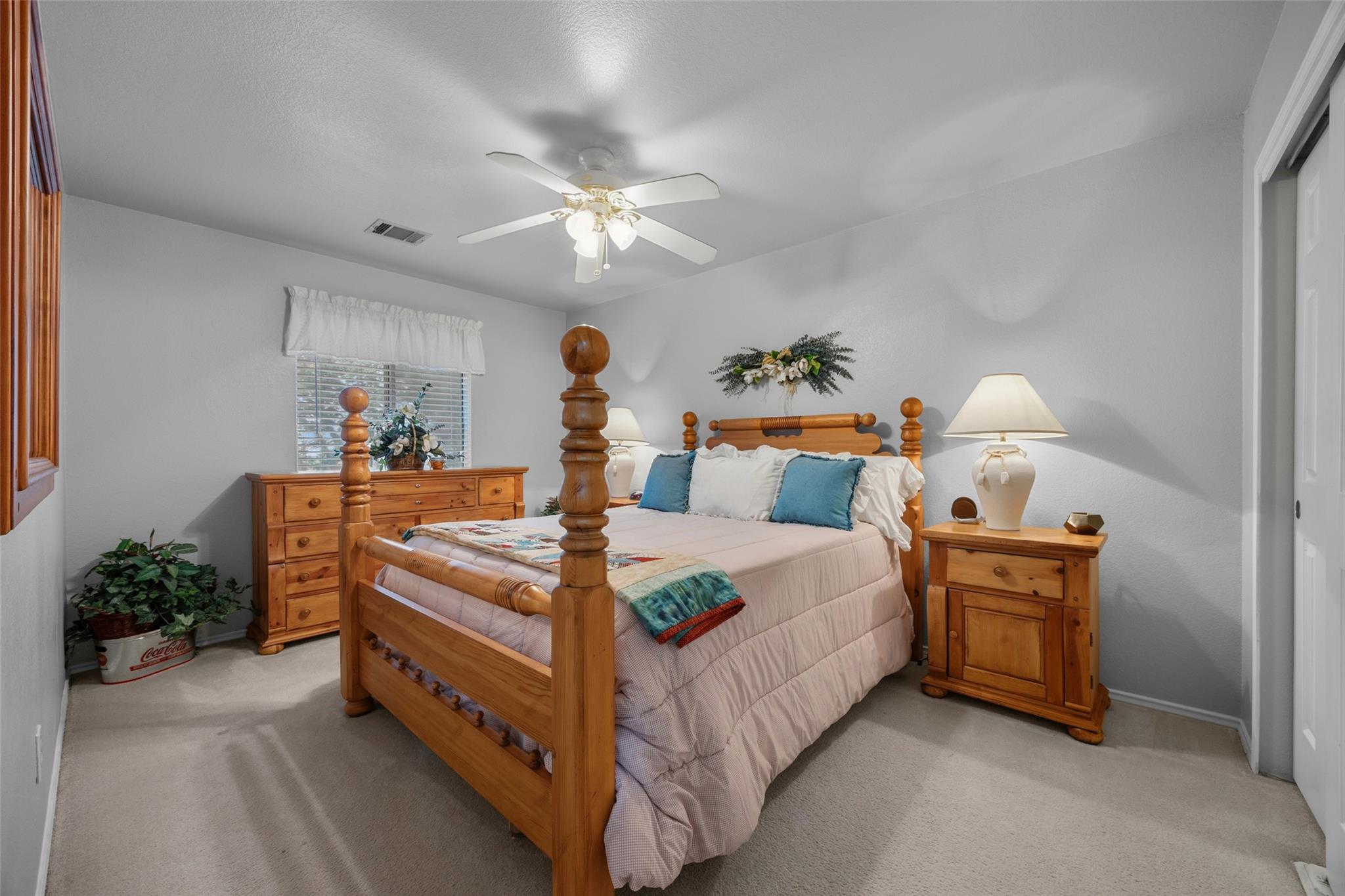 951 Brandi Cir, Kyle, TX 78640