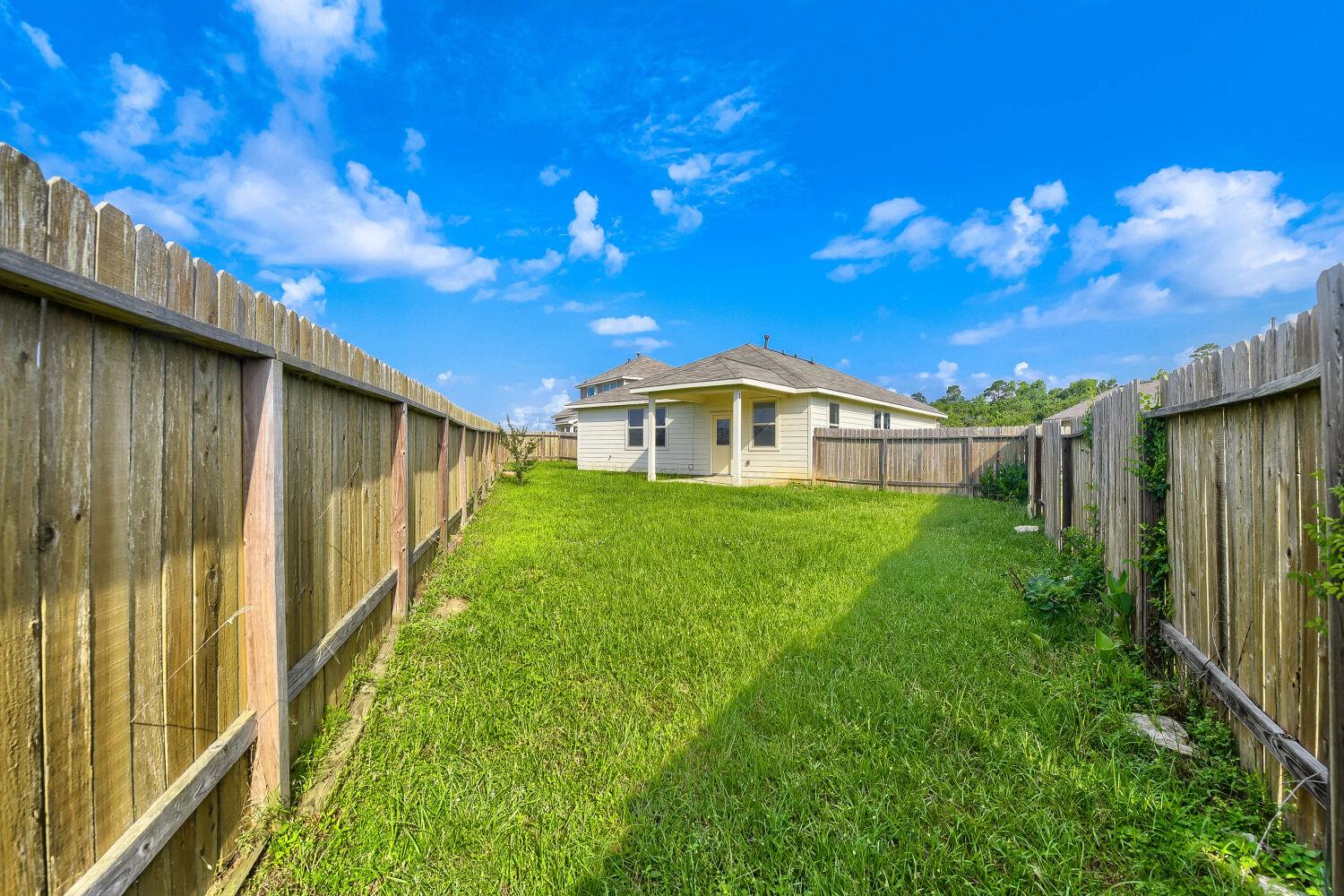 13990 Katlin Rd, Cut and Shoot, TX 77306