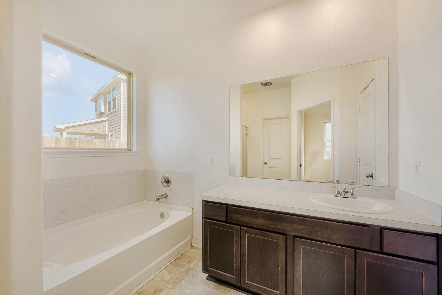 13990 Katlin Rd, Cut and Shoot, TX 77306