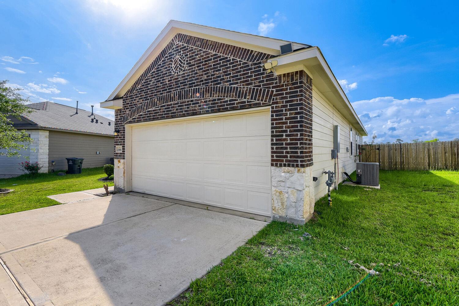 13990 Katlin Rd, Cut and Shoot, TX 77306