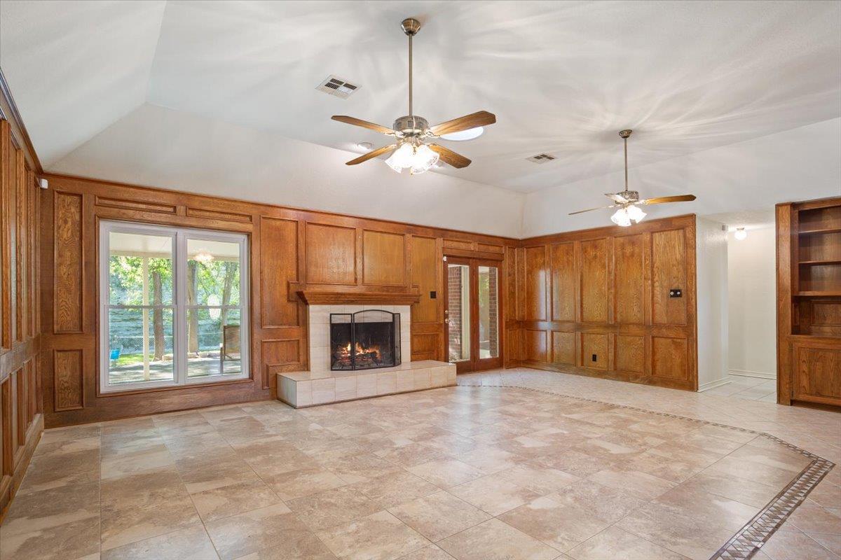 2422 Smith Bluff Rd, Salado, TX 76571
