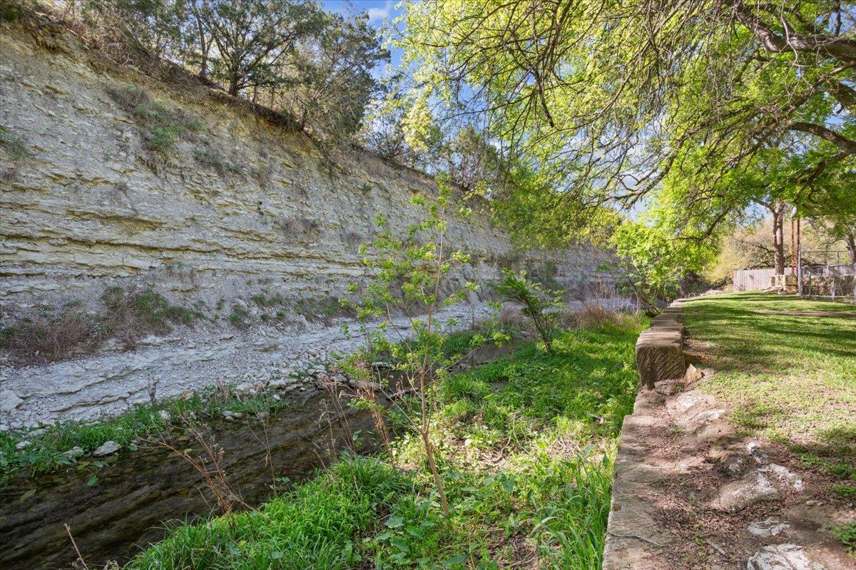 2422 Smith Bluff Rd, Salado, TX 76571