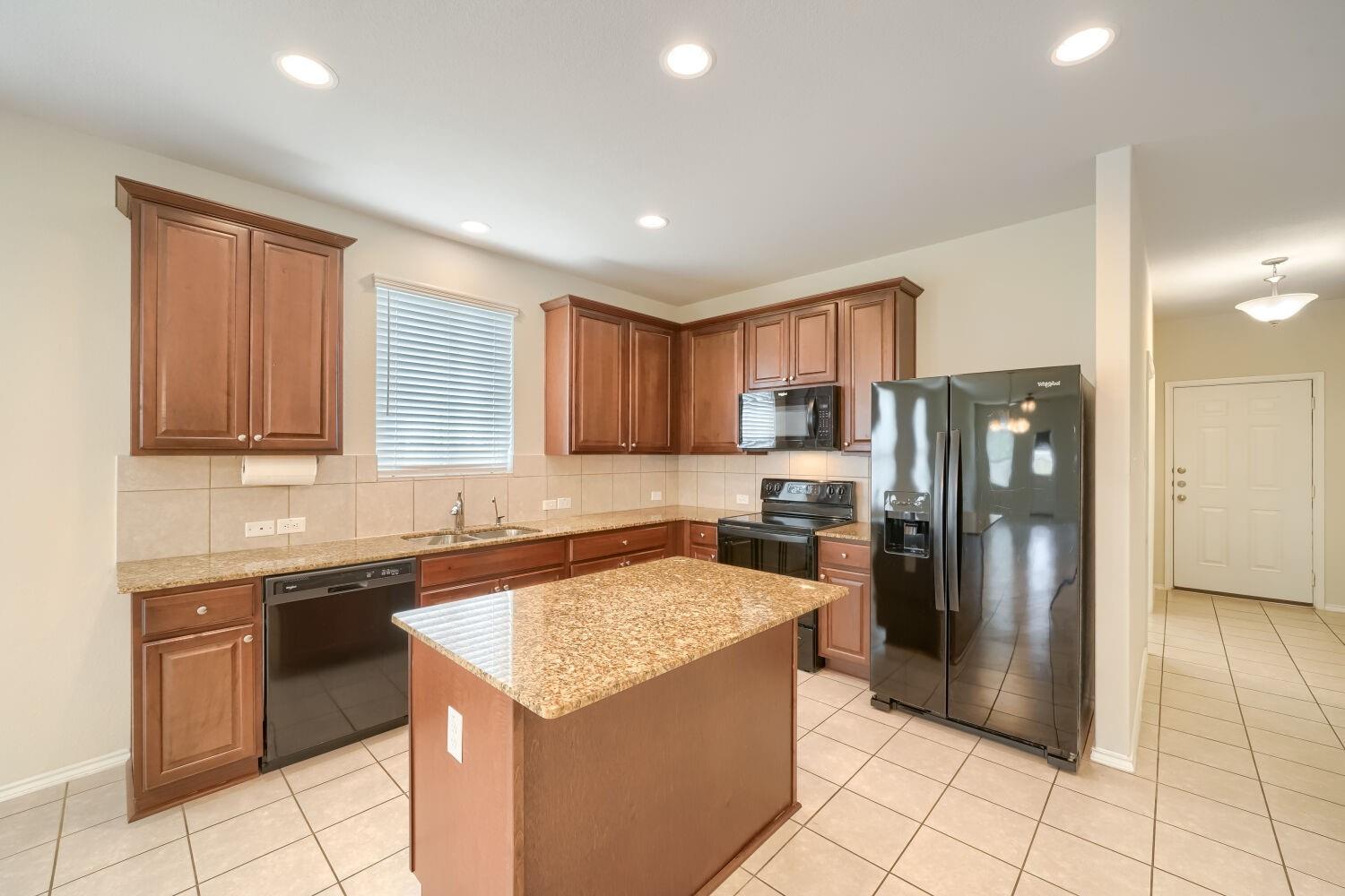 616 Sonterra Blvd, Jarrell, TX 76537