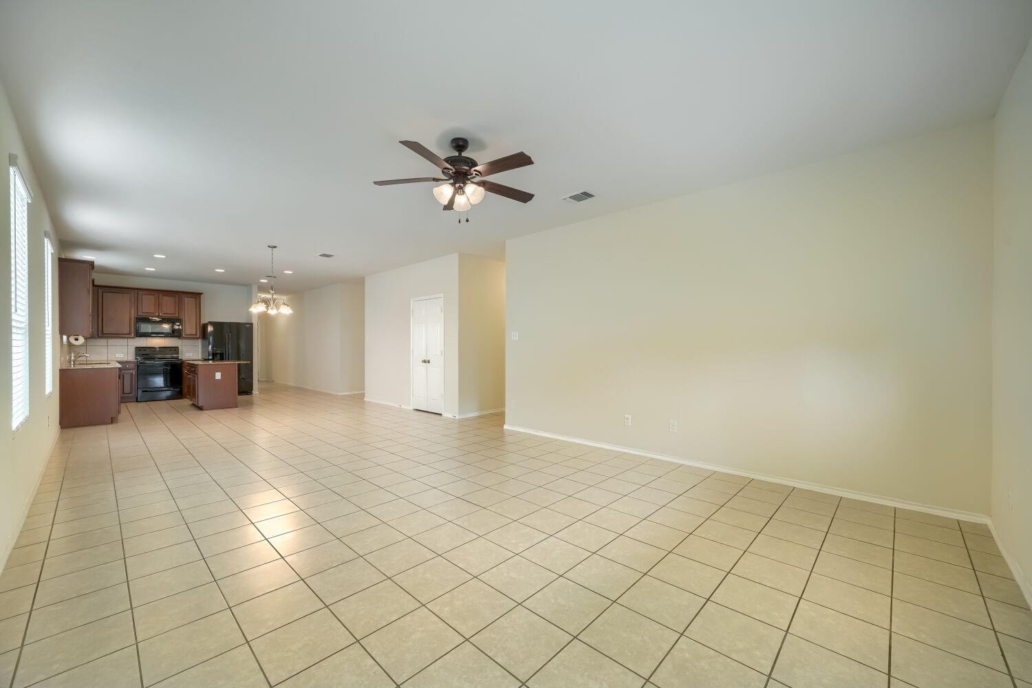 616 Sonterra Blvd, Jarrell, TX 76537