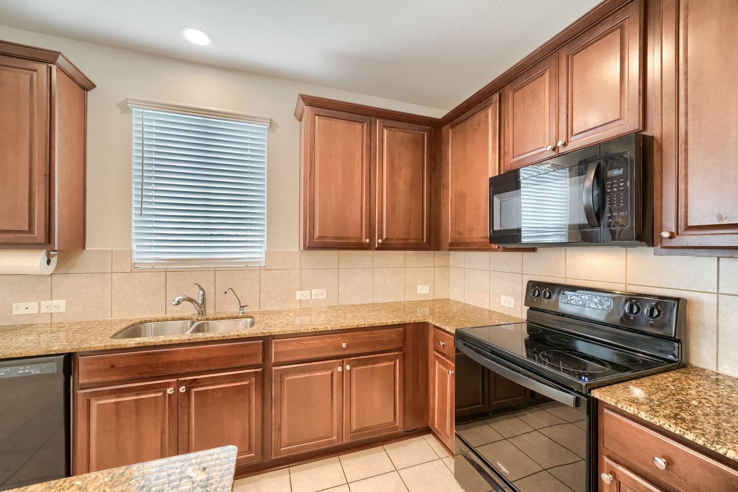 616 Sonterra Blvd, Jarrell, TX 76537