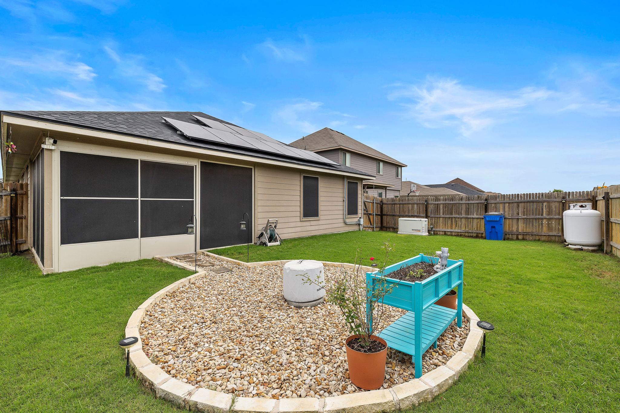 125 Beth Ann Loop, Taylor, TX 76574