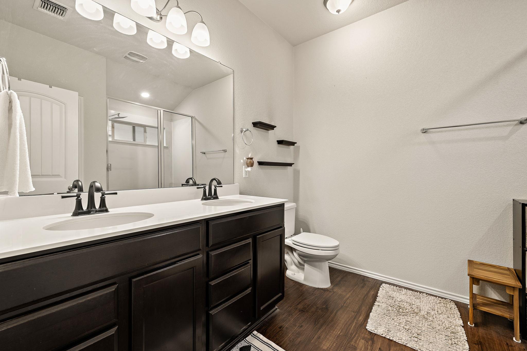 125 Beth Ann Loop, Taylor, TX 76574