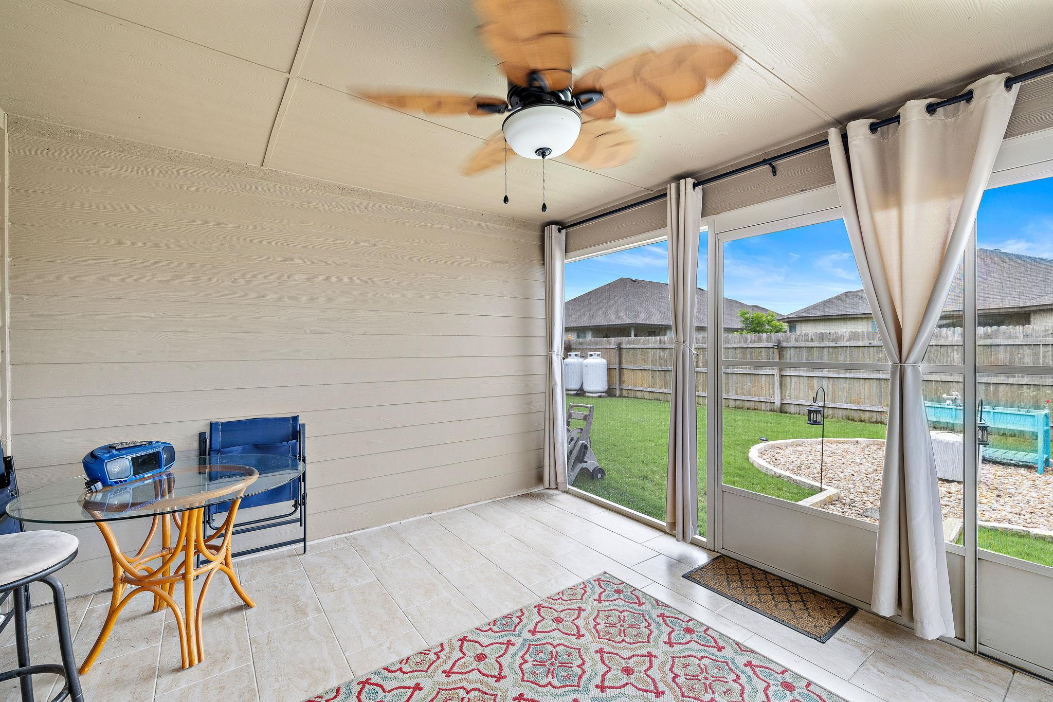 125 Beth Ann Loop, Taylor, TX 76574