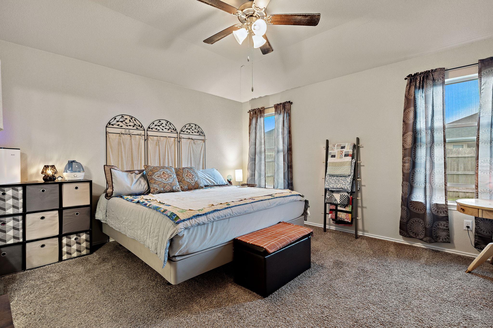 125 Beth Ann Loop, Taylor, TX 76574