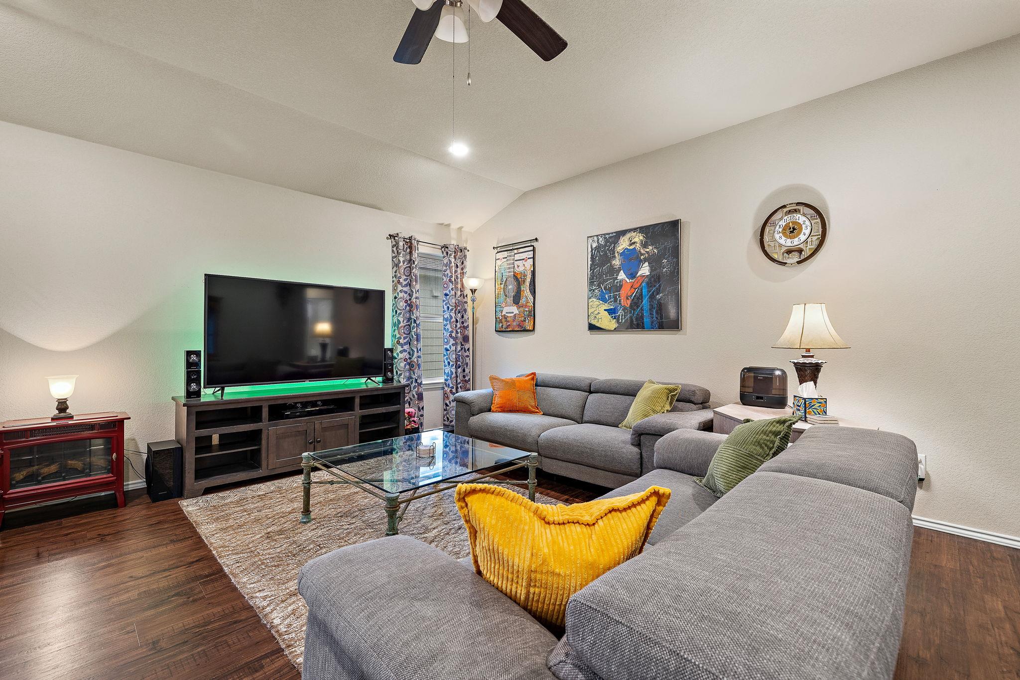 125 Beth Ann Loop, Taylor, TX 76574