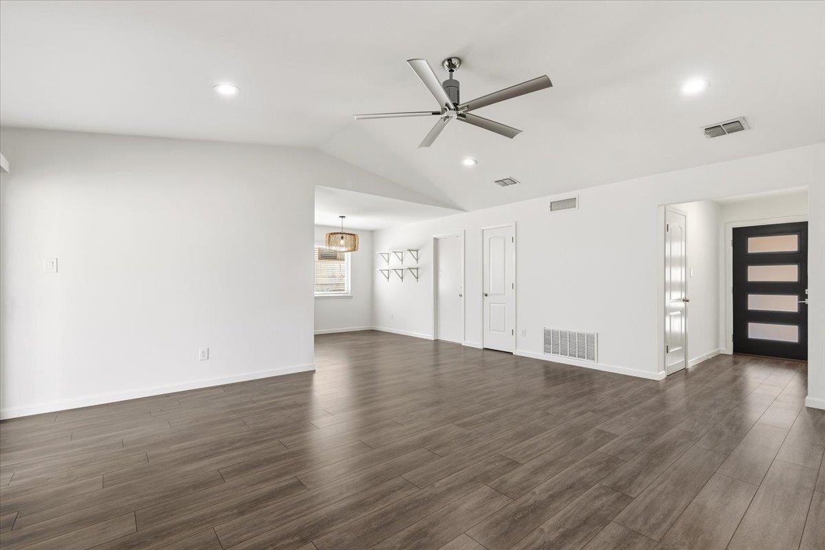 9404 Meadow Vale, Austin, TX 78758