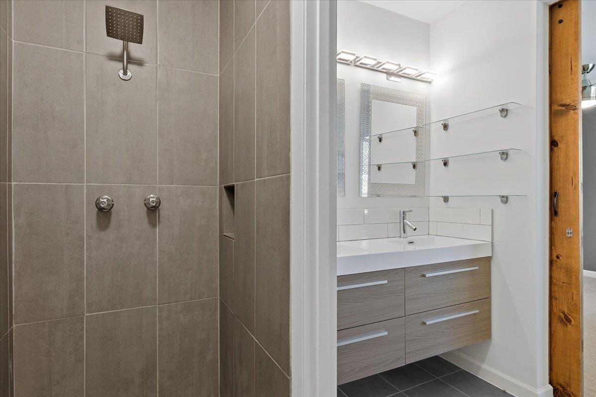 9404 Meadow Vale, Austin, TX 78758