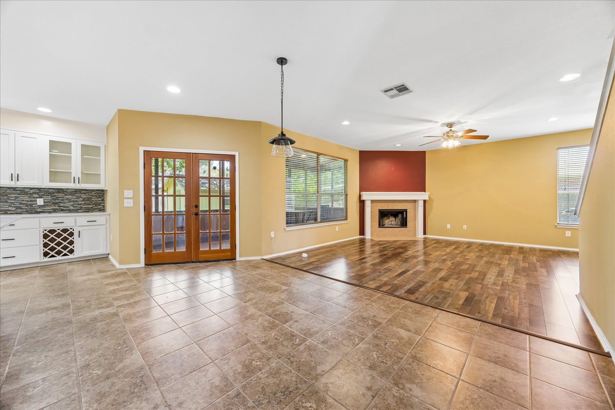 338 Spring Branch Loop, Kyle, TX 78640