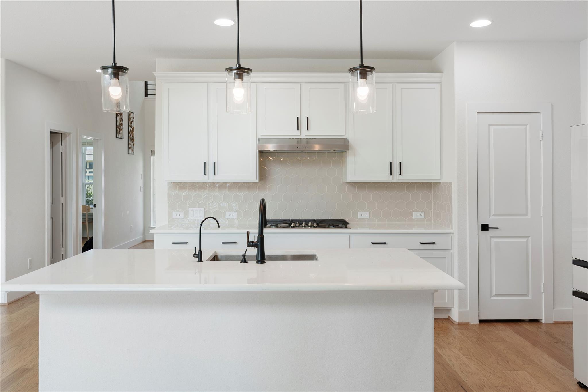 300 Hollister Dr, Liberty Hill, TX 78642