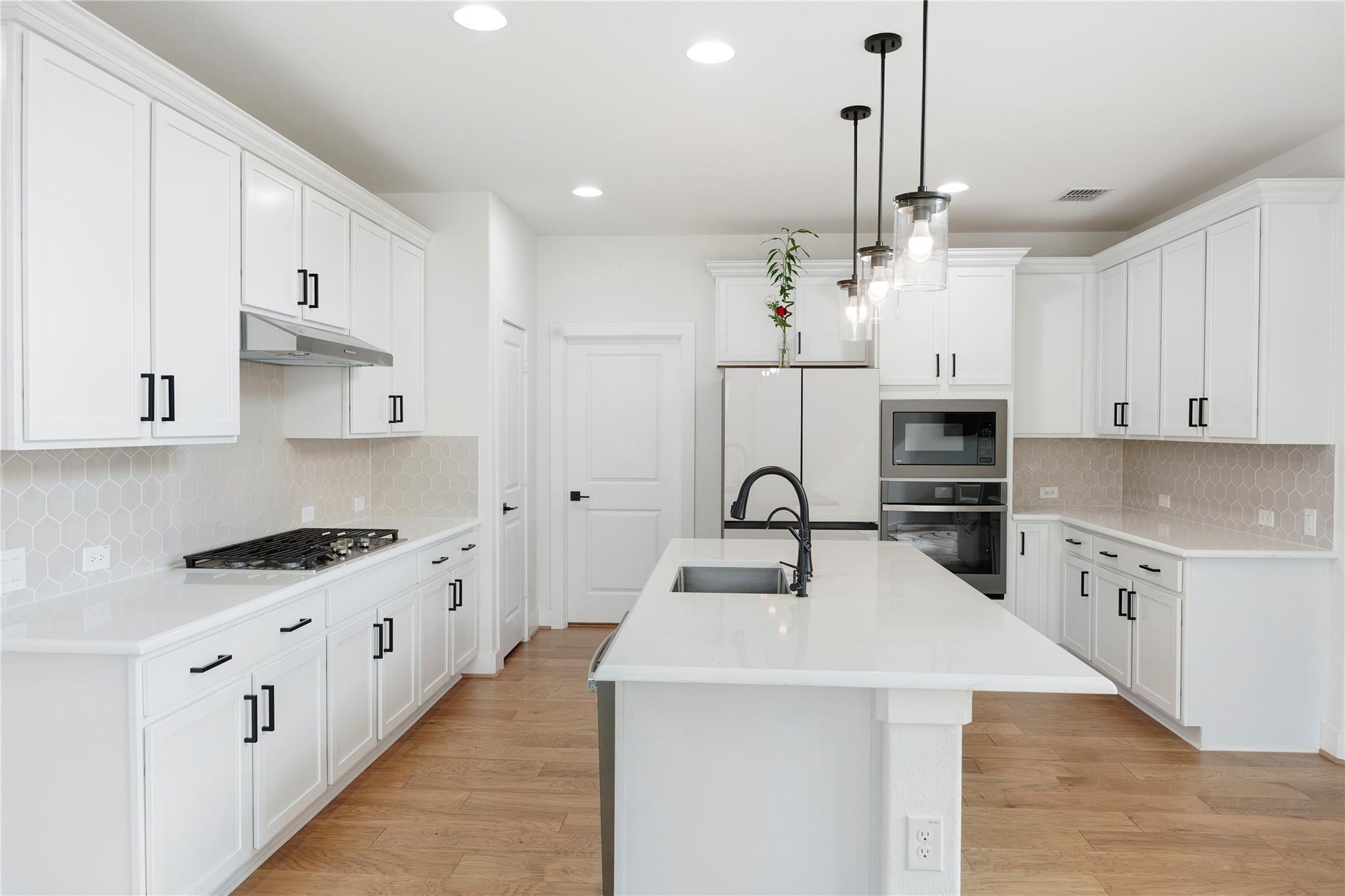 300 Hollister Dr, Liberty Hill, TX 78642