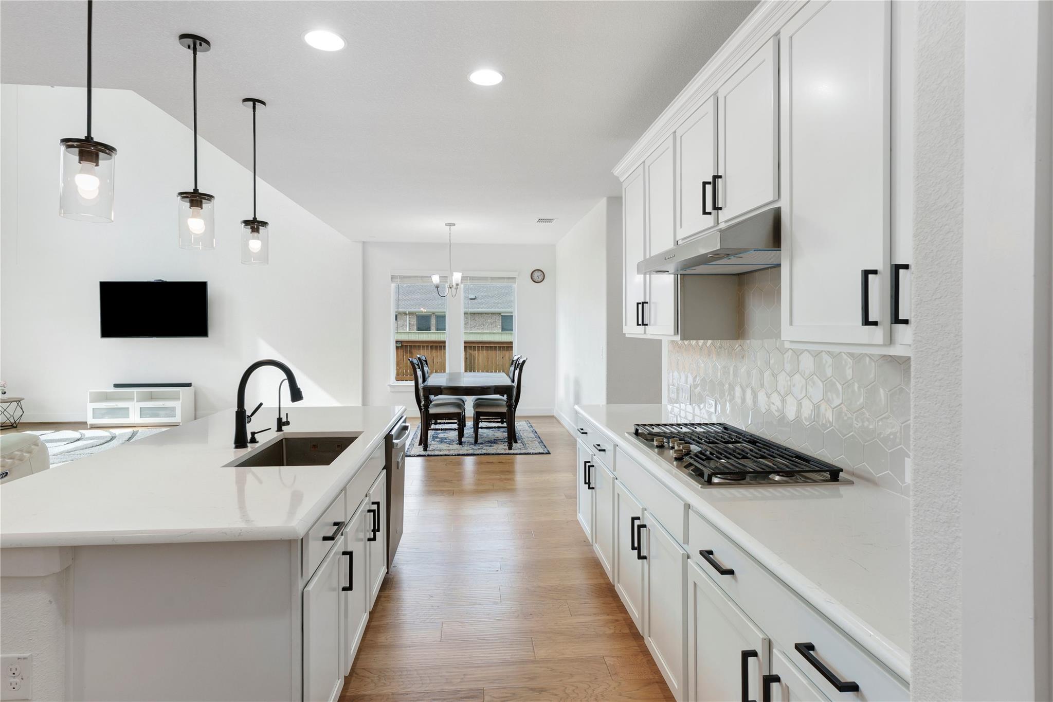 300 Hollister Dr, Liberty Hill, TX 78642