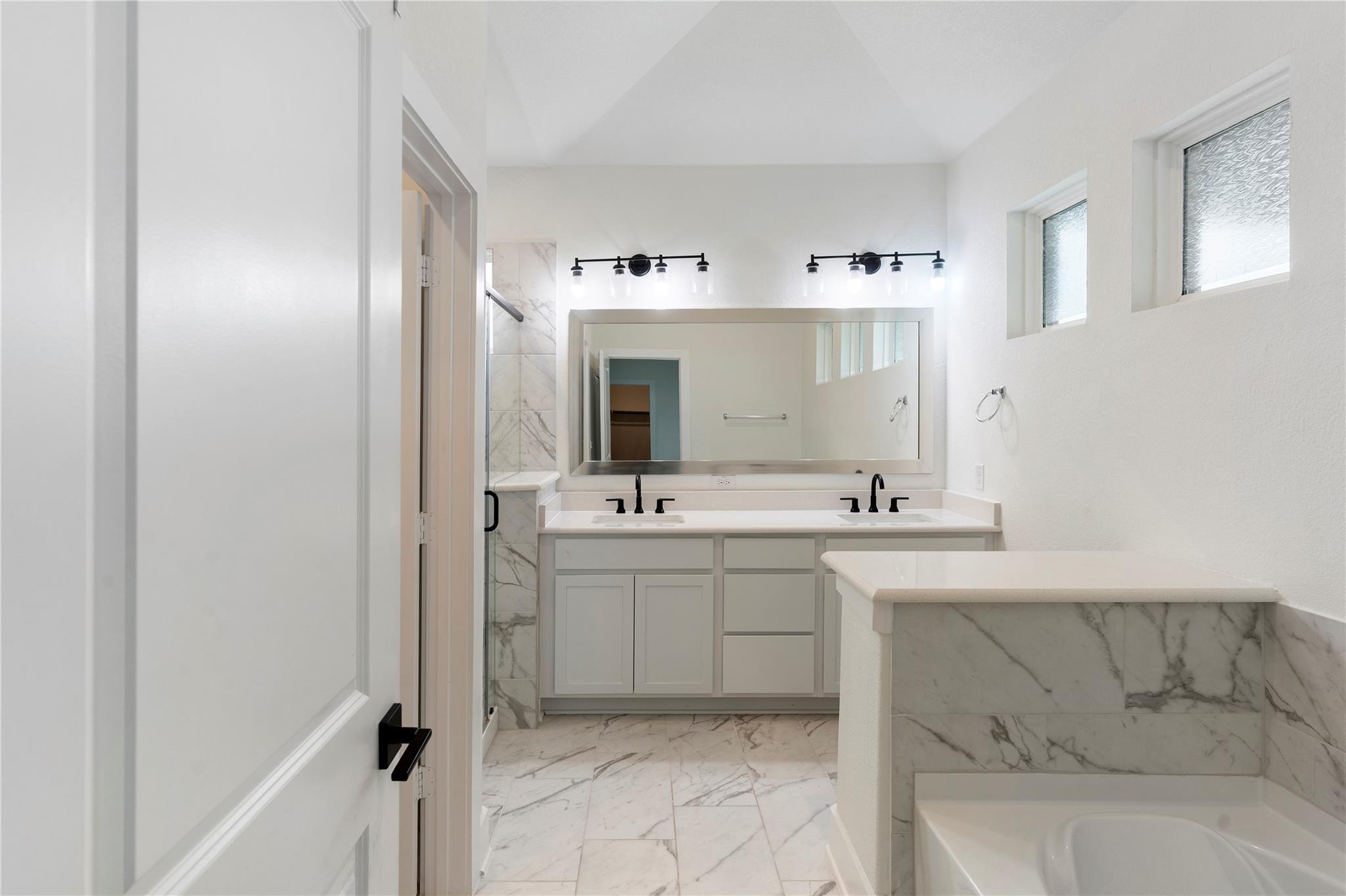 300 Hollister Dr, Liberty Hill, TX 78642