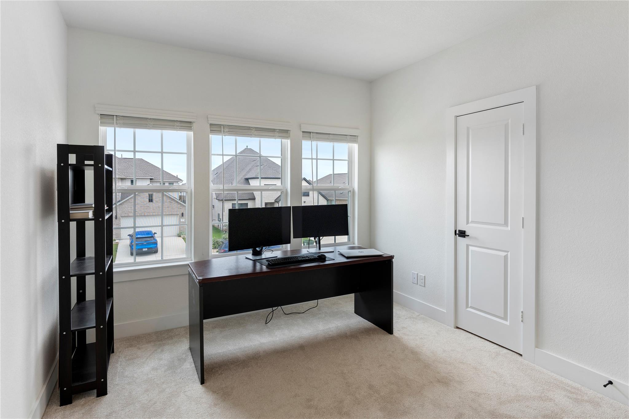 300 Hollister Dr, Liberty Hill, TX 78642
