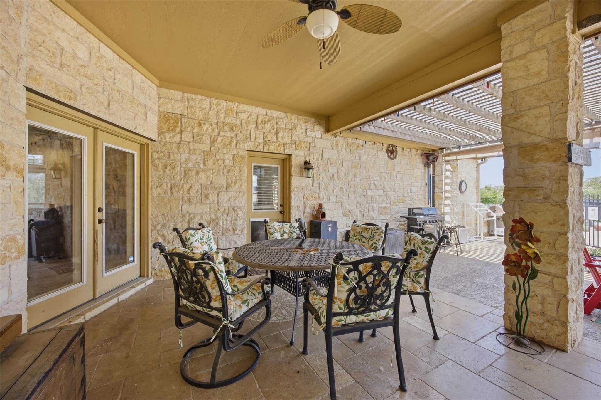 2936 FM 1704, Elgin, TX 78621
