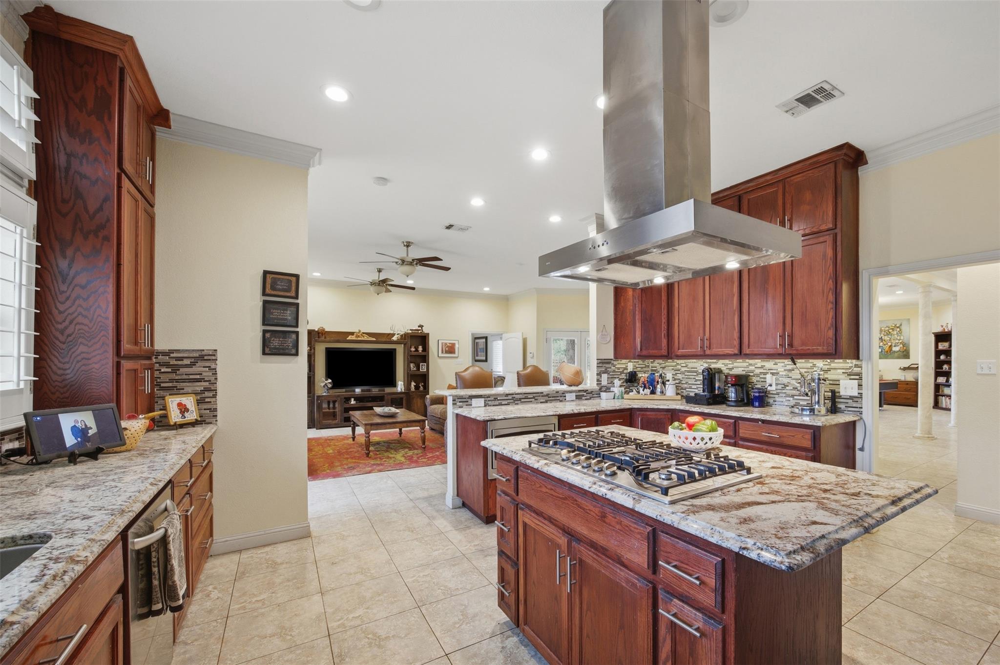 2936 FM 1704, Elgin, TX 78621