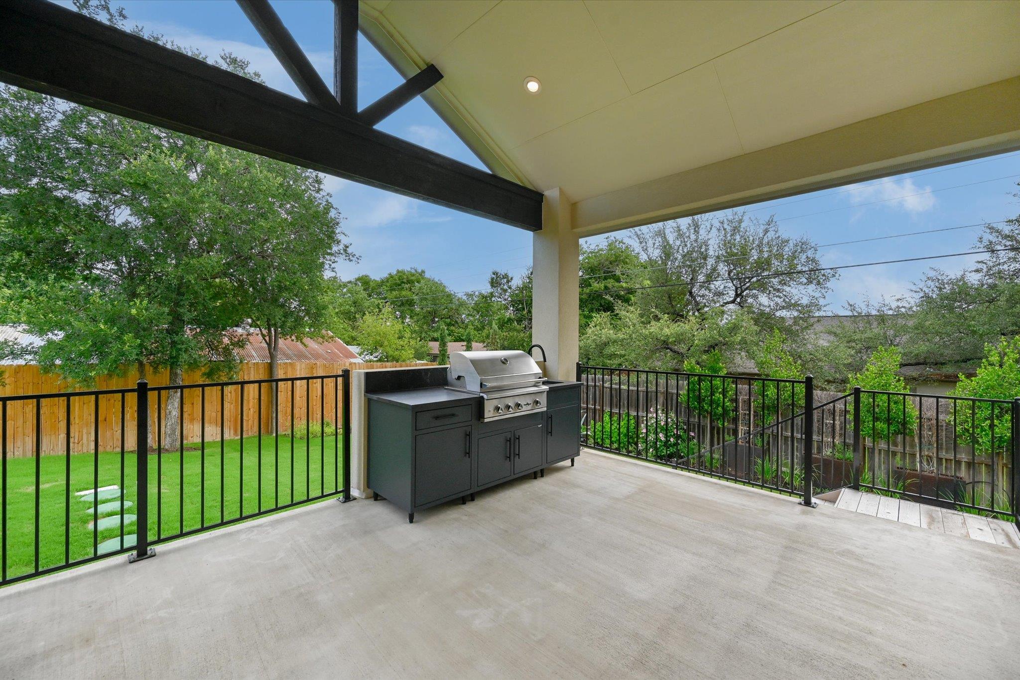 913 Presa Arriba Rd, Austin, TX 78733