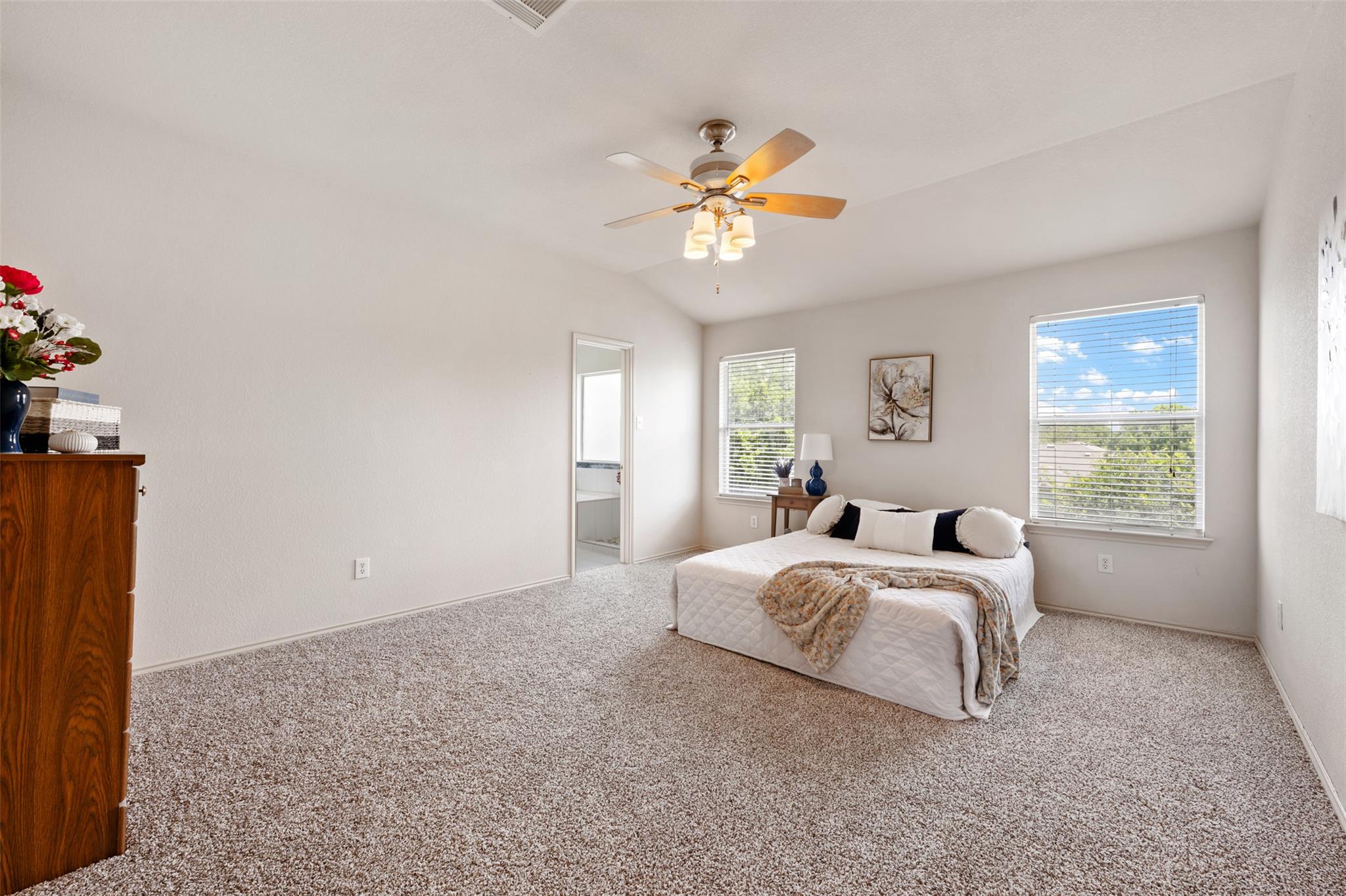 1104 Henderson Dr, Leander, TX 78641