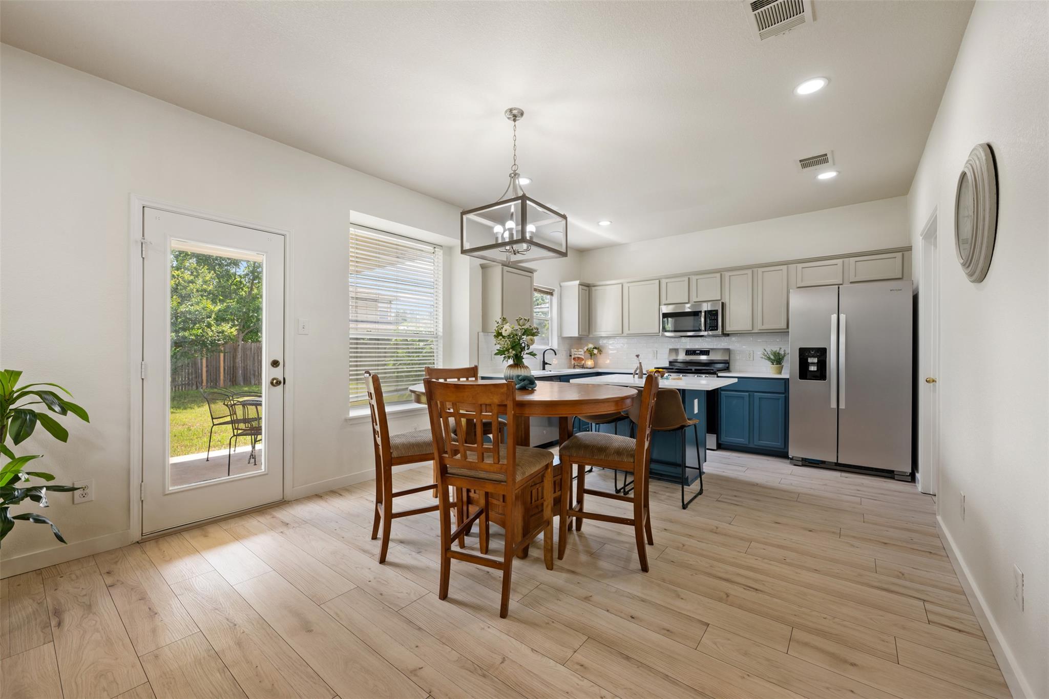 1104 Henderson Dr, Leander, TX 78641