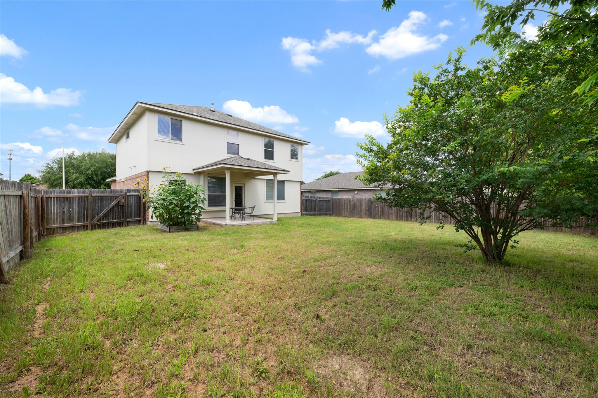 1104 Henderson Dr, Leander, TX 78641