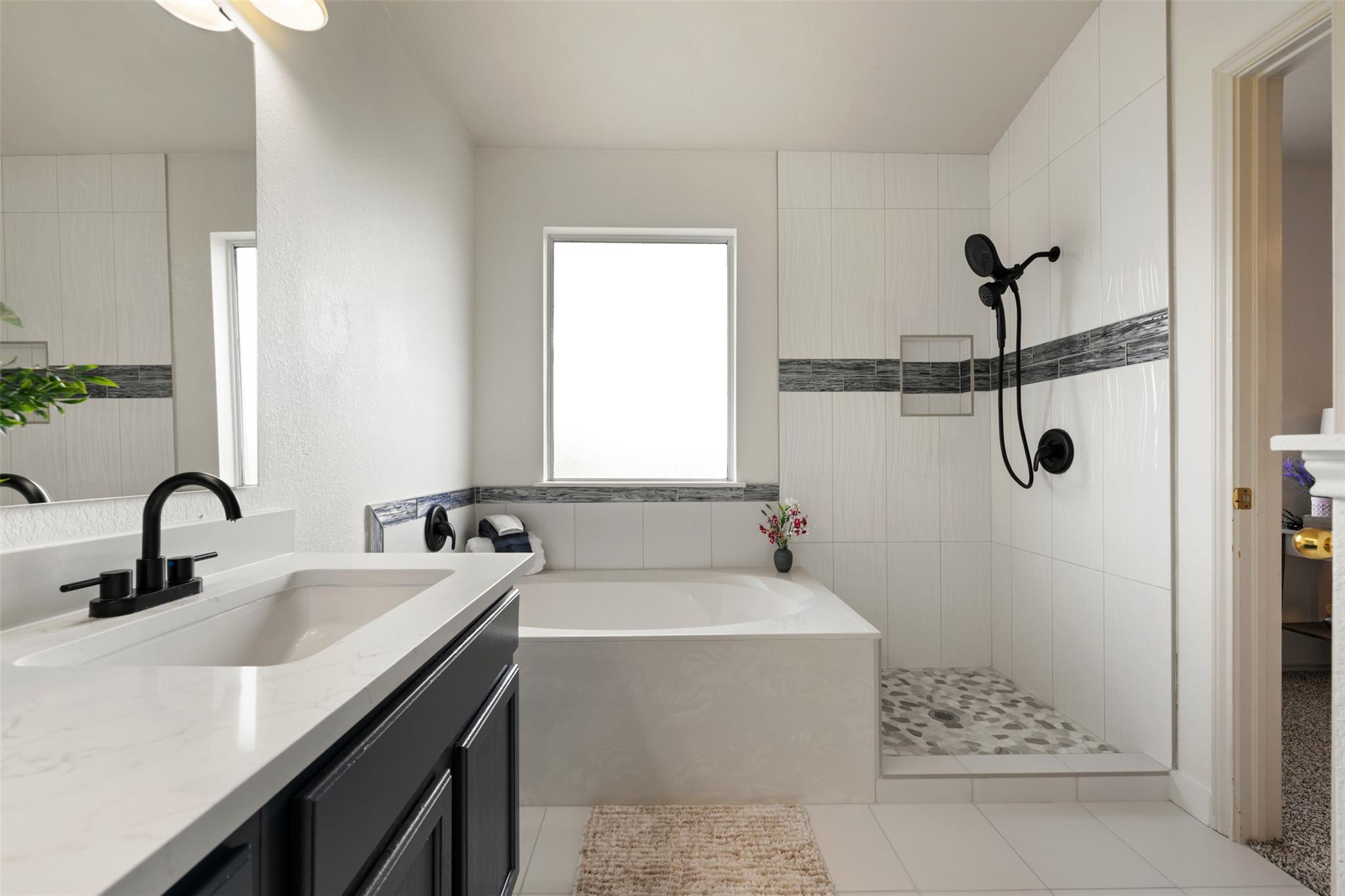 1104 Henderson Dr, Leander, TX 78641