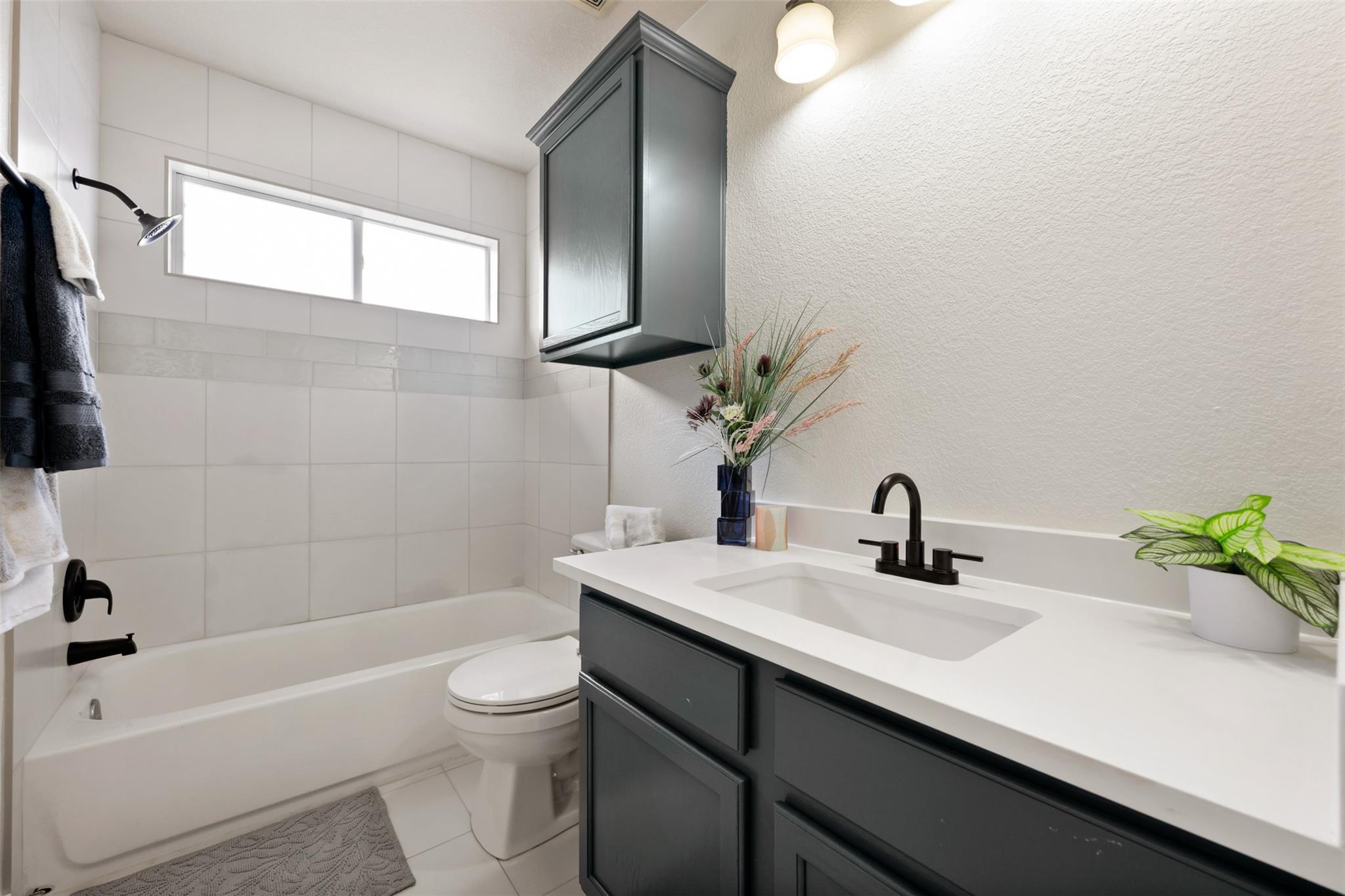 1104 Henderson Dr, Leander, TX 78641