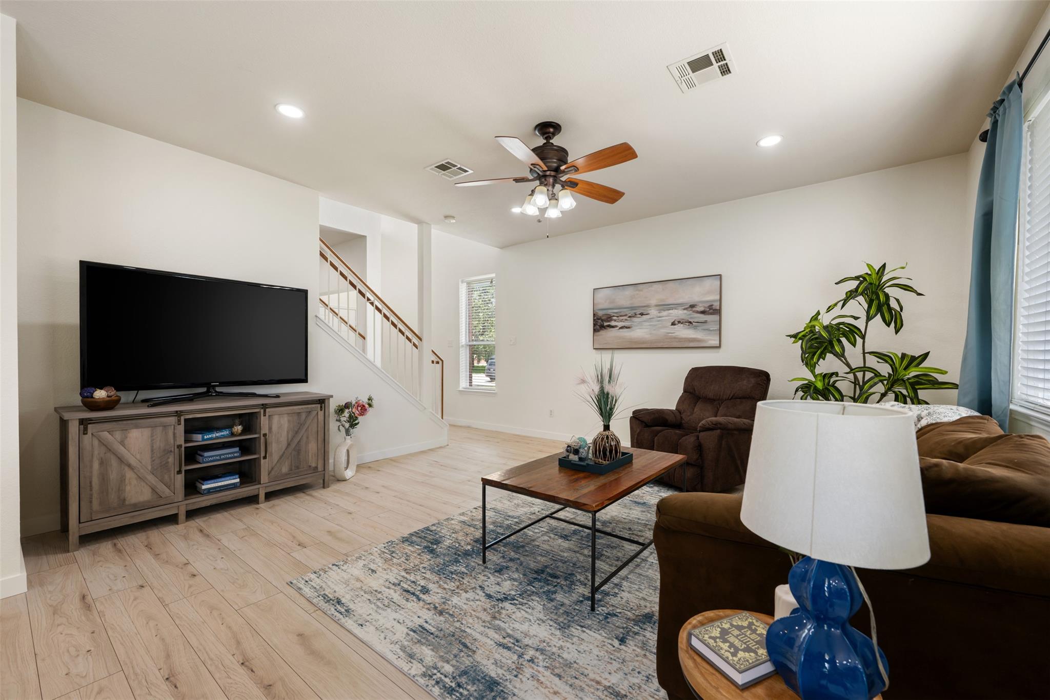 1104 Henderson Dr, Leander, TX 78641