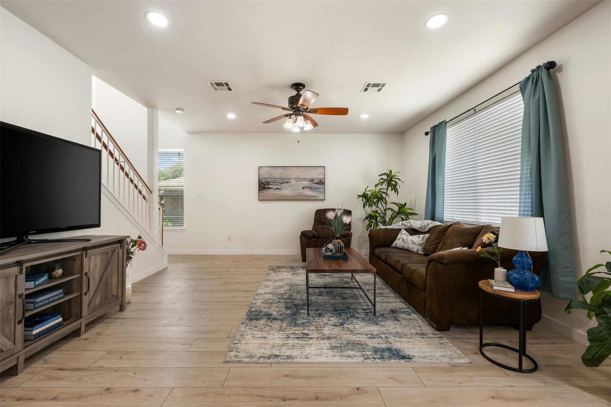 1104 Henderson Dr, Leander, TX 78641