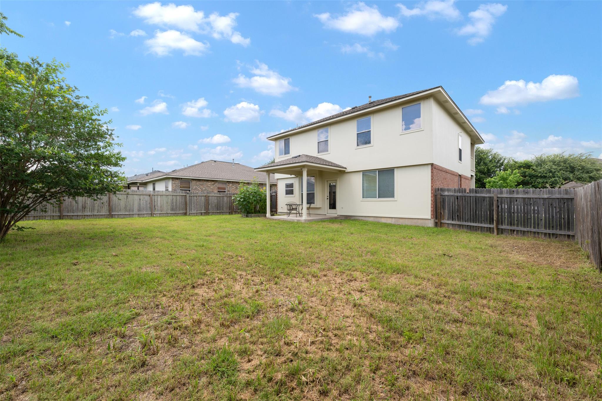 1104 Henderson Dr, Leander, TX 78641