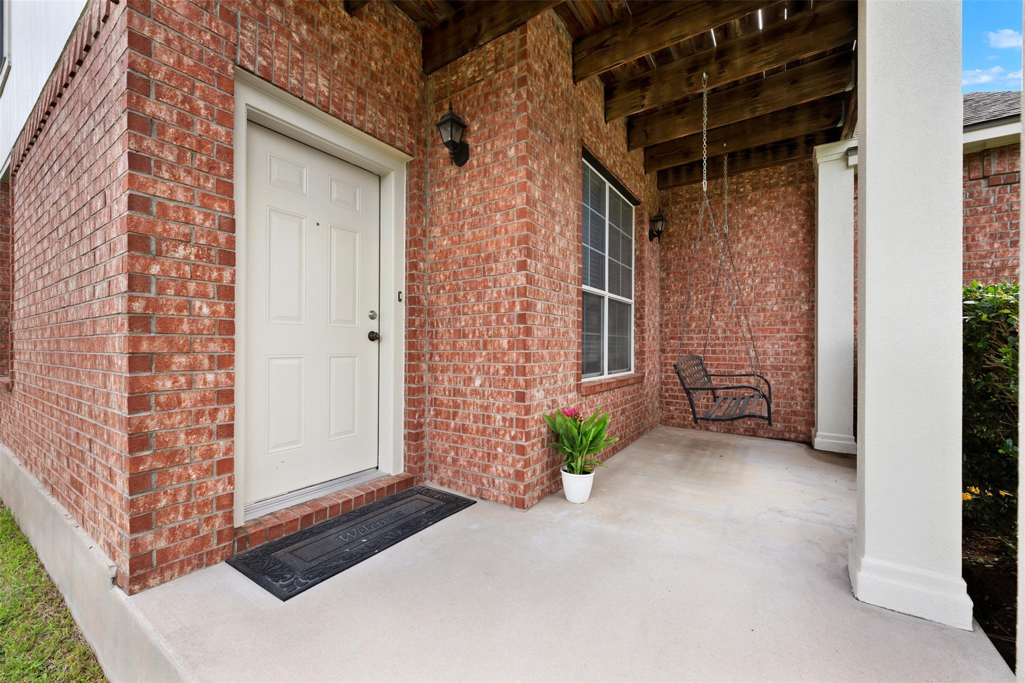 1104 Henderson Dr, Leander, TX 78641