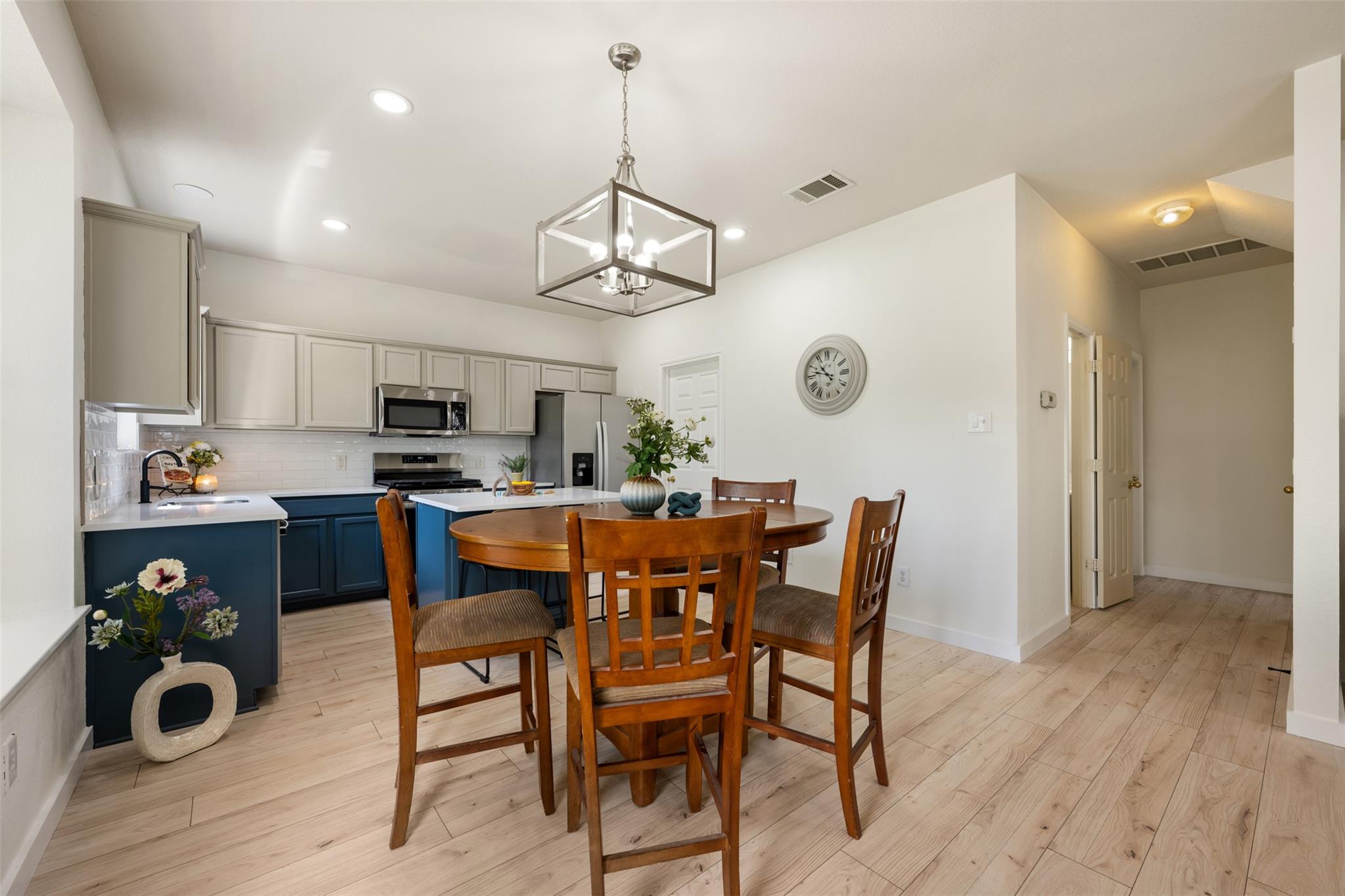 1104 Henderson Dr, Leander, TX 78641