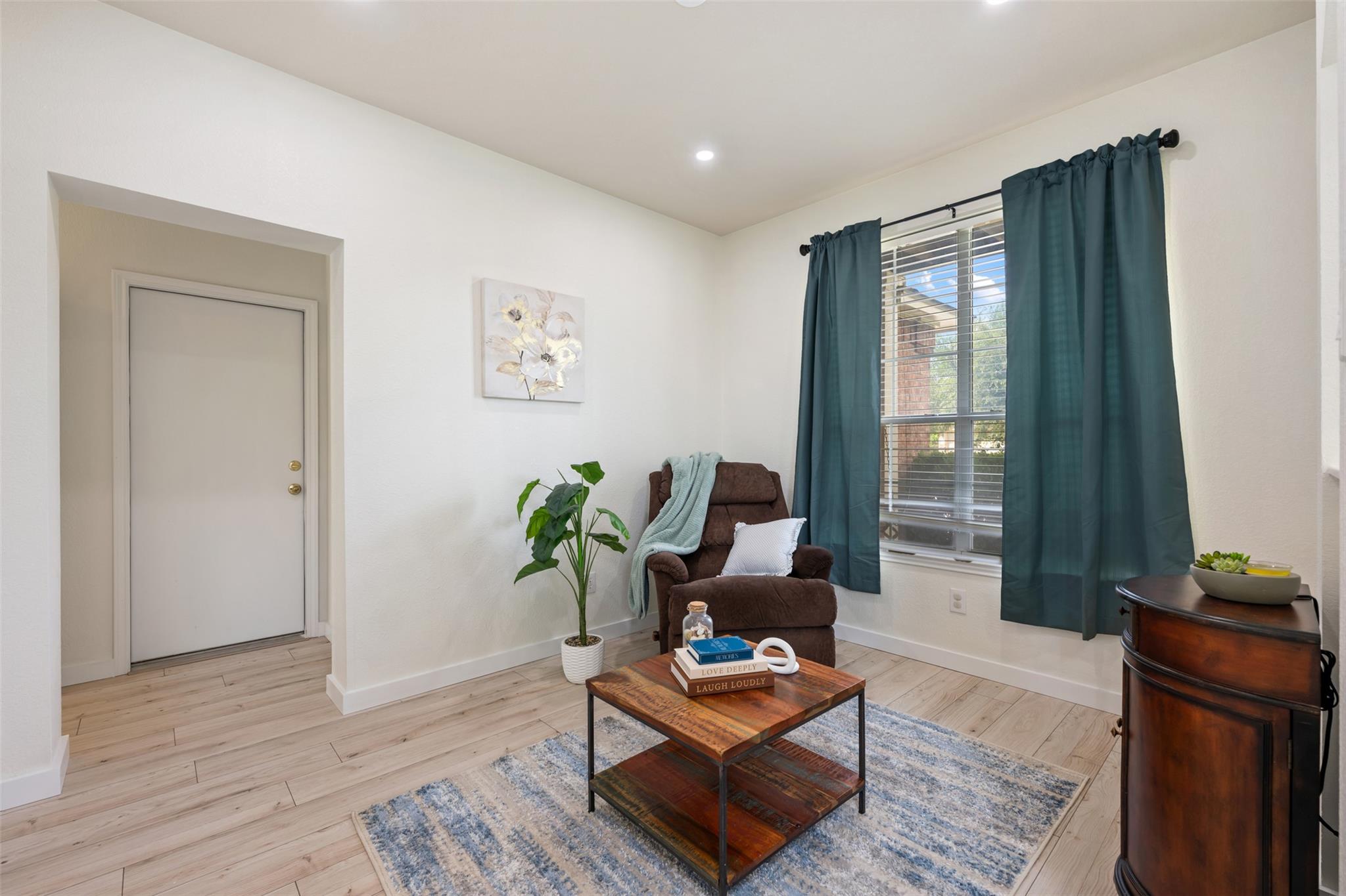 1104 Henderson Dr, Leander, TX 78641