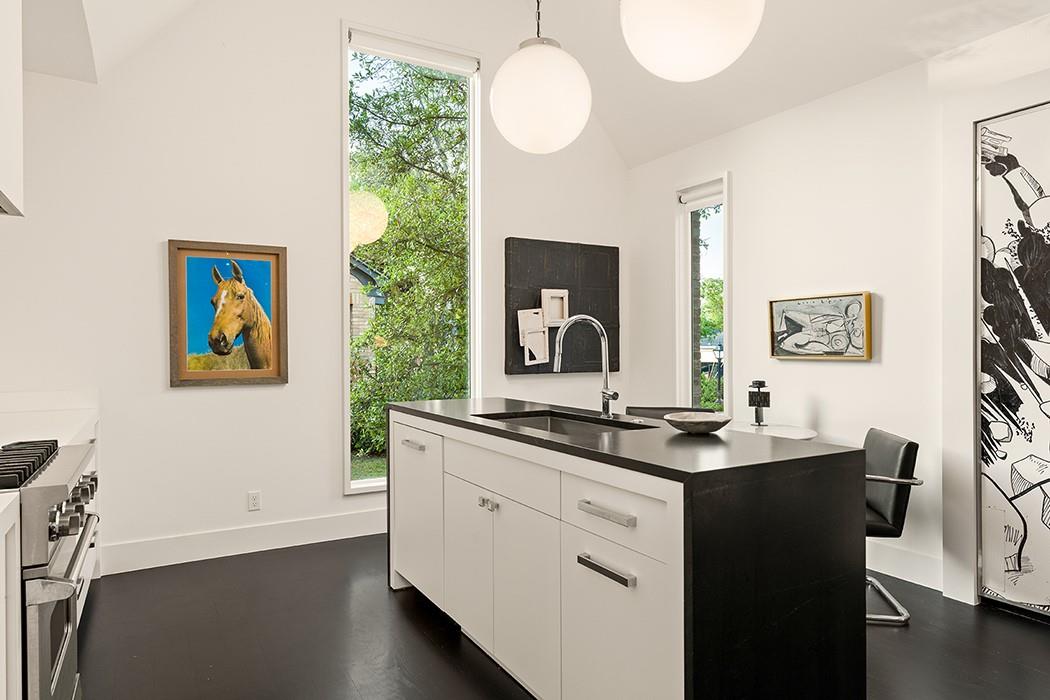 1803 Palma Plz, Austin, TX 78703