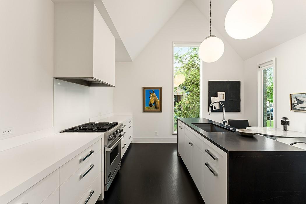 1803 Palma Plz, Austin, TX 78703